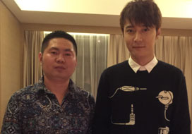 广州百达与明星合影